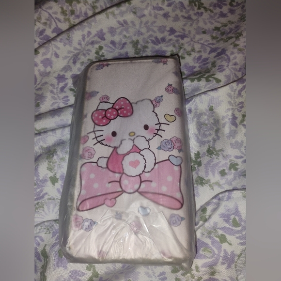 Hello Kitty Wallet - Picture 1 of 2